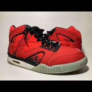 Nike Air Tech Challenge Hybrid Red